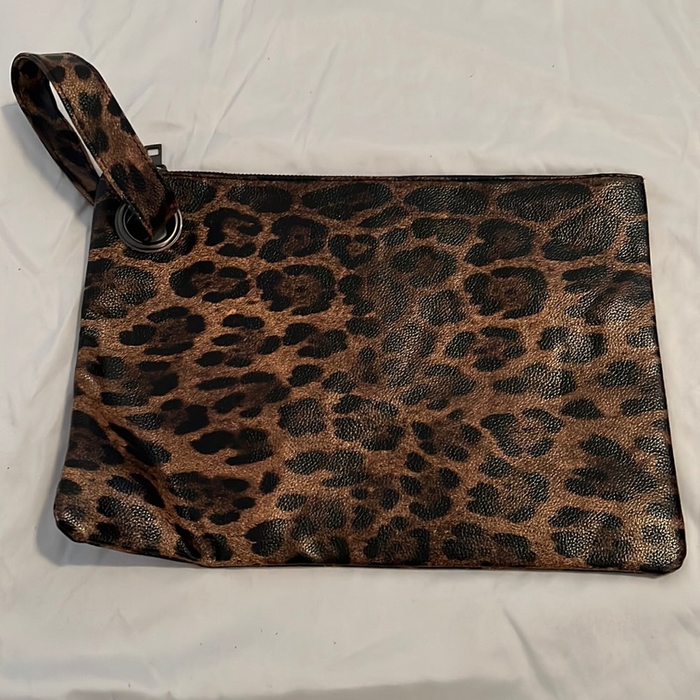 Leopard oversized clutch